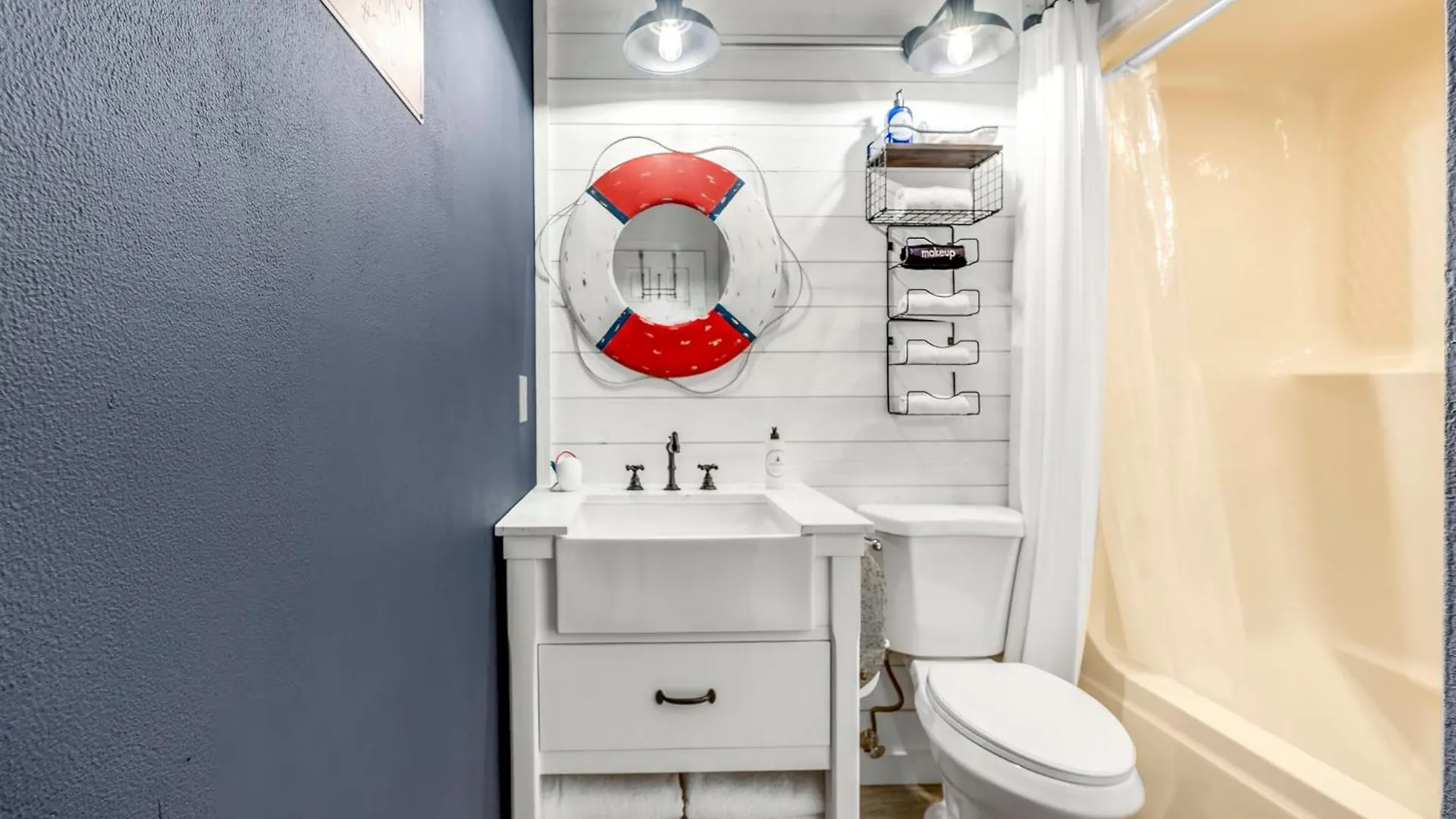 The Beachy Boater At St Thomas Square #305 By Nautical Properties Panama Stadt Ferienhaus