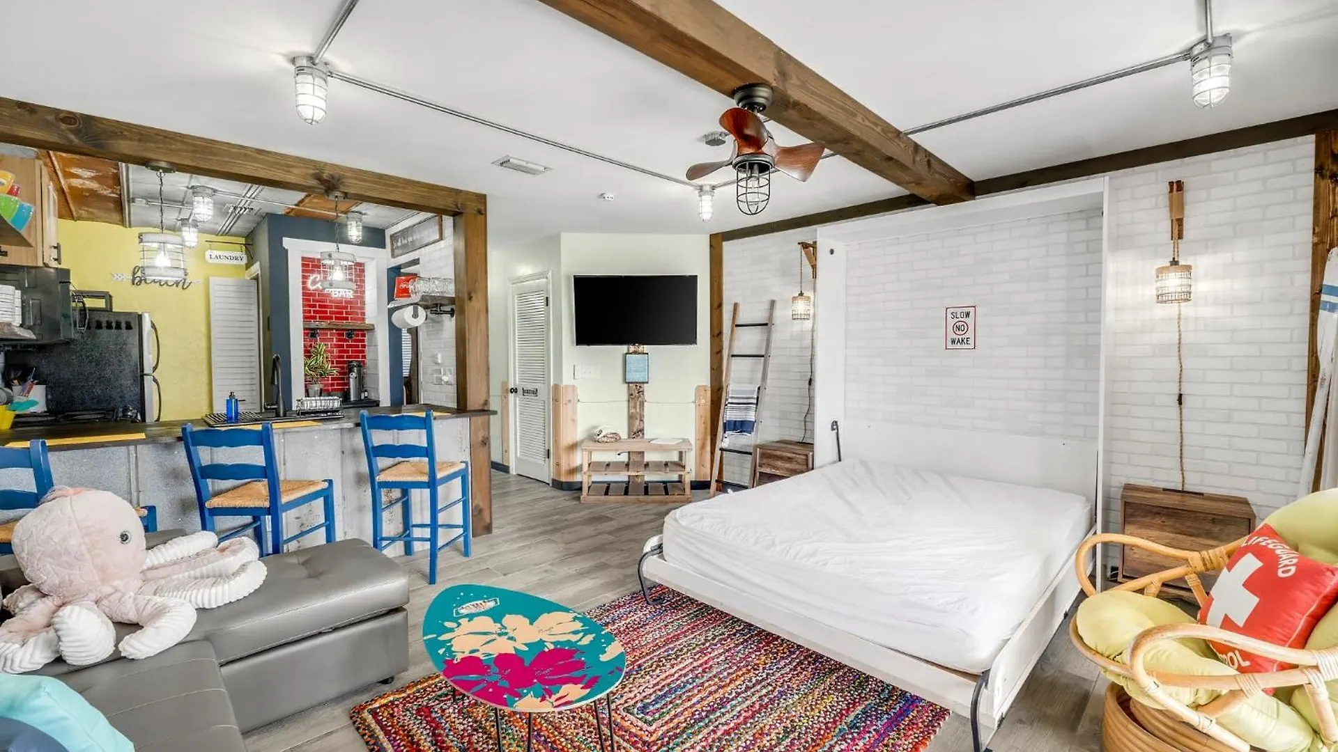 The Beachy Boater At St Thomas Square #305 By Nautical Properties Panama Stadt Ferienhaus