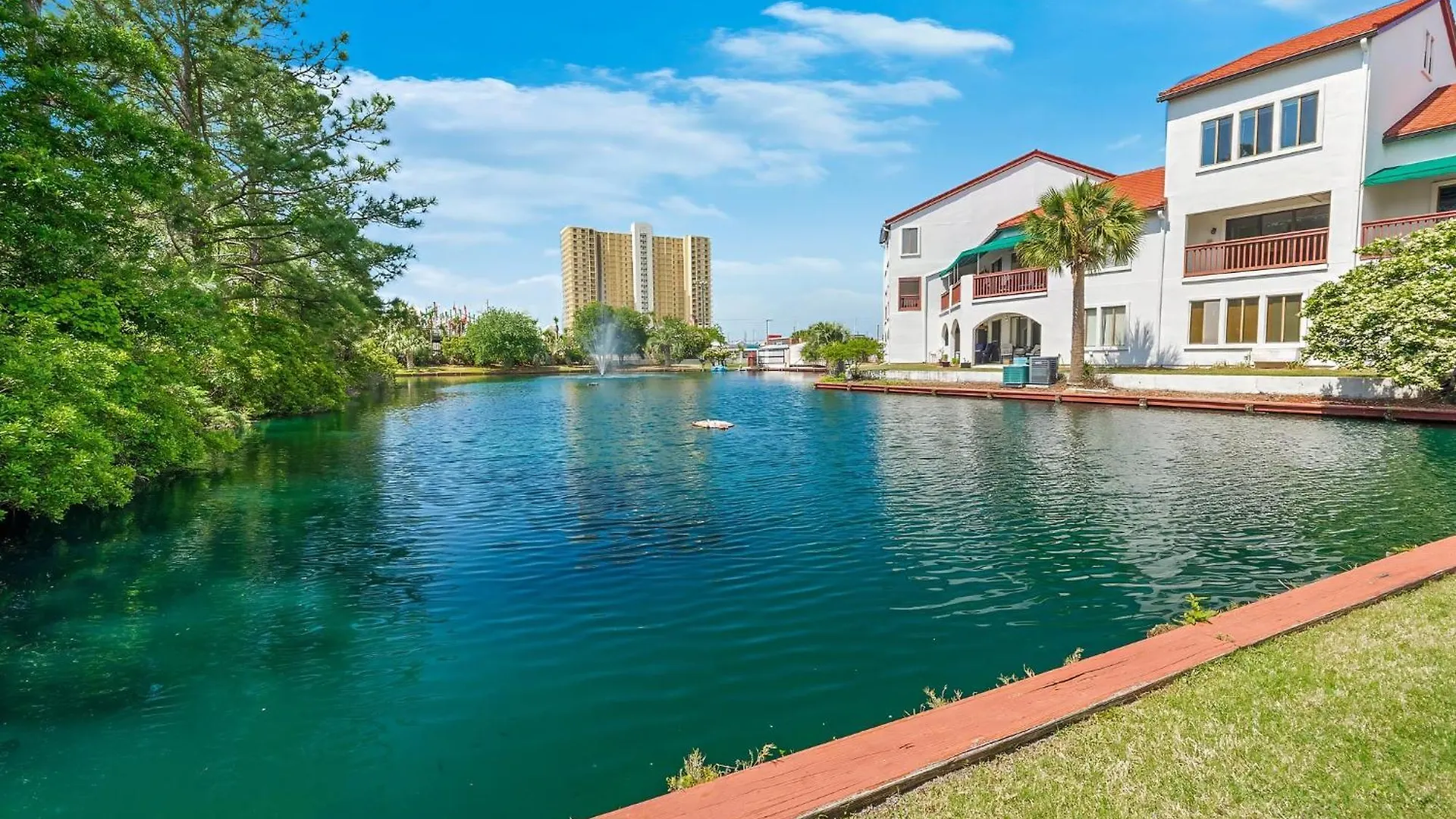 The Beachy Boater At St Thomas Square #305 By Nautical Properties Panama Stadt